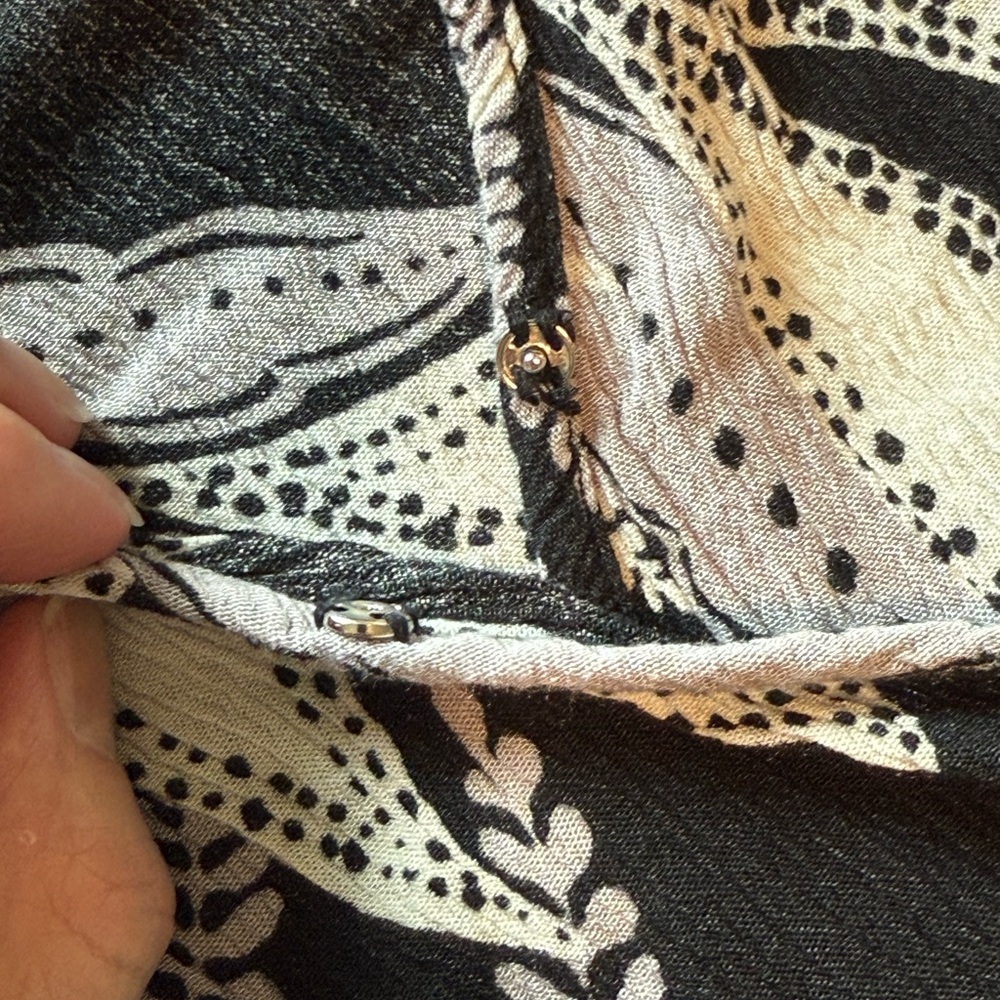 AnyBody Monochrome Leaf Pattern Jumpsuit - Picture 13 of 15